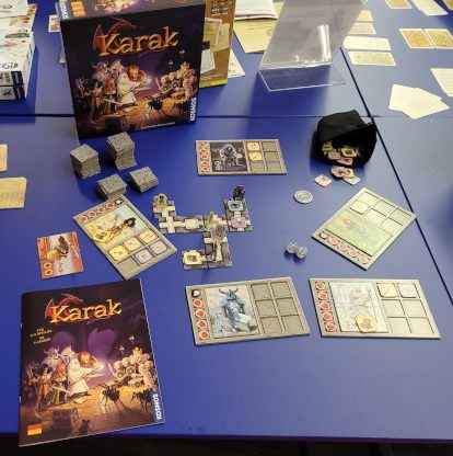 Spielmaterial von "Karak".