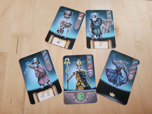 Fünf Karten mit Skeletten, die die Gegner in "Lord of Bones" sind.