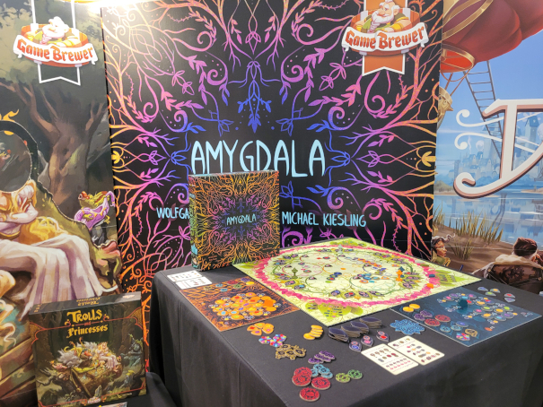 Der Werbestand und das Spielmaterial von "Amygdala" bei der Spiel 2023.