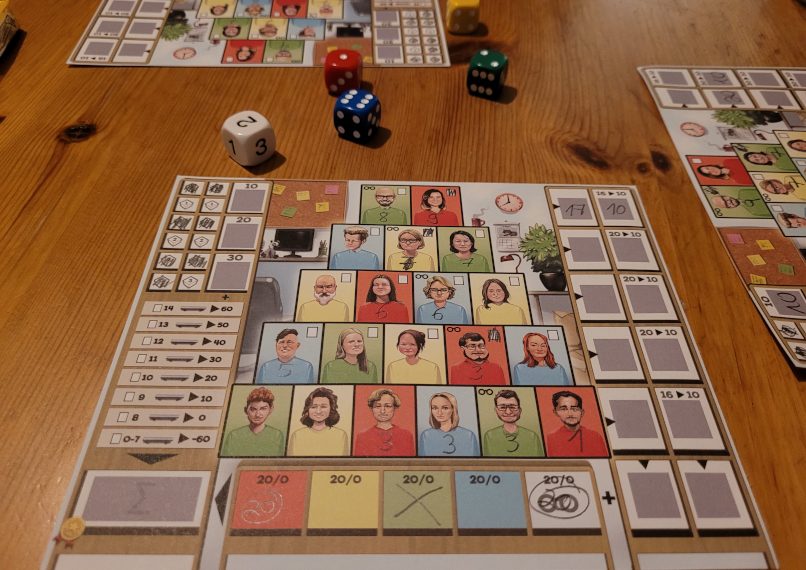 Spielmaterial von "At the Office".