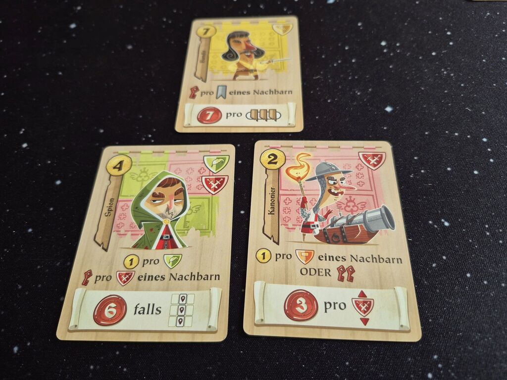 Drei Karten aus "Castle Combo".
