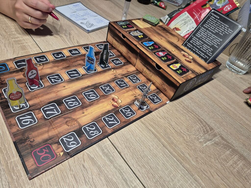 Spielmaterial von "Kneipenquiz" im Spielverlauf.