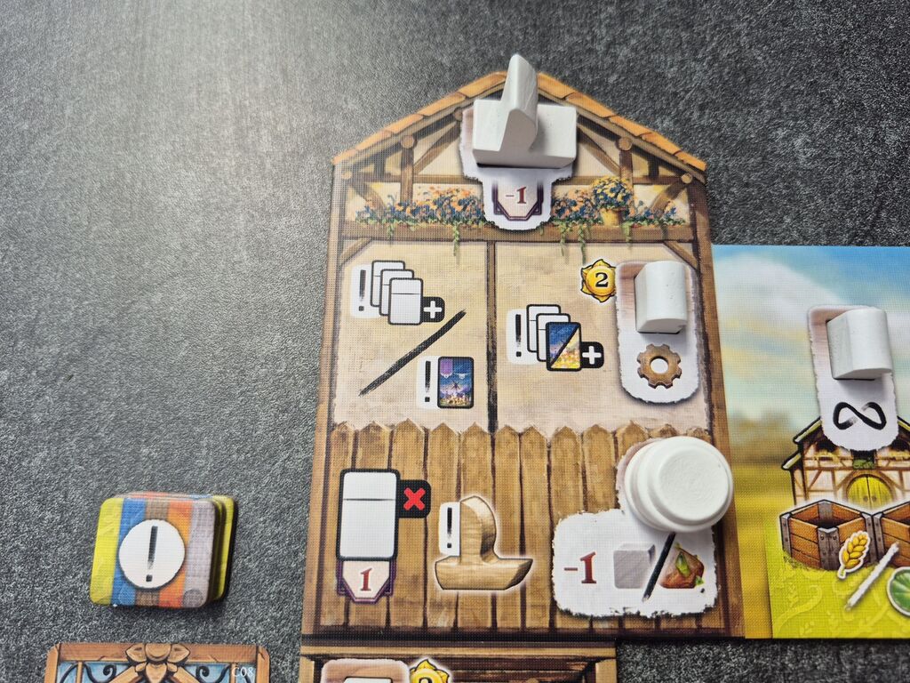 Spielplanausschnitt mit Symbolen und Spielsteinen.