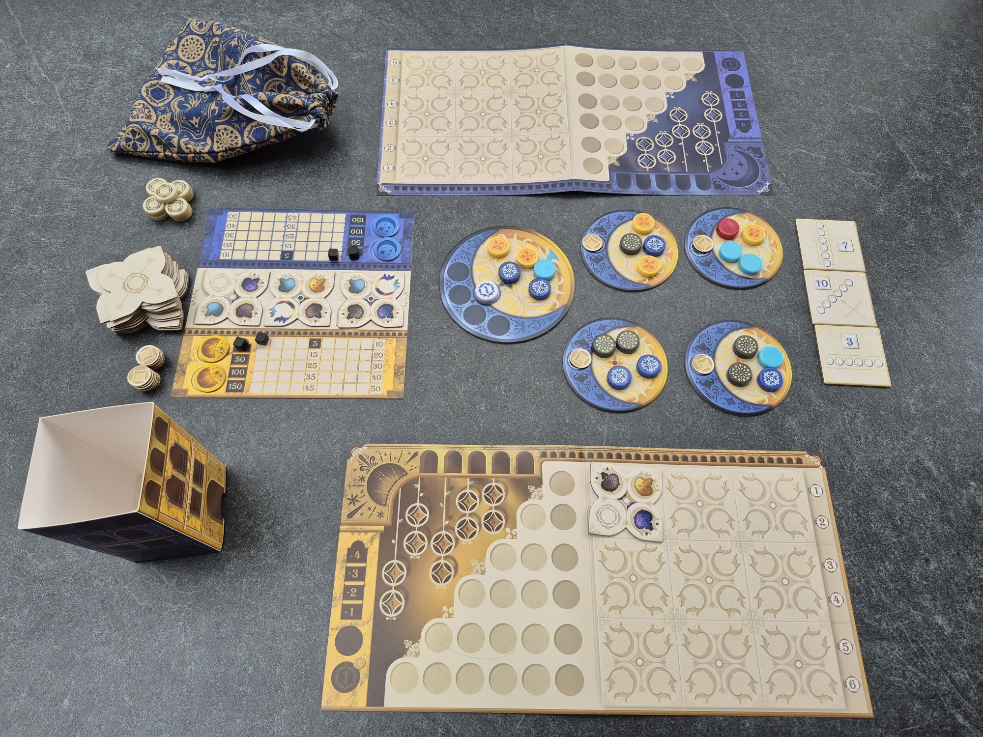 Azul Duel: Sonne, Mond und Fliesen