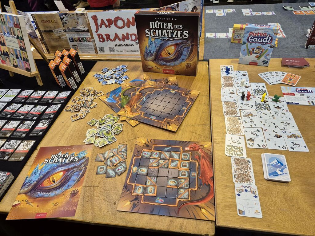 Spielmaterial von "Hüter des Schatzes" bei der SPIEL 2025.