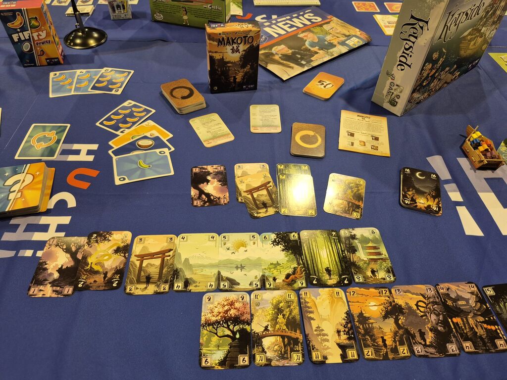 Spielmaterial von "Makoto" bei der Neuheitenschau der SPIEL 2025