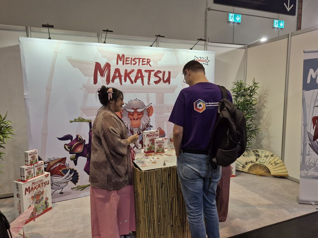 "Meister Makatsu" bei der Neuheitenschau der SPIEL 2025.