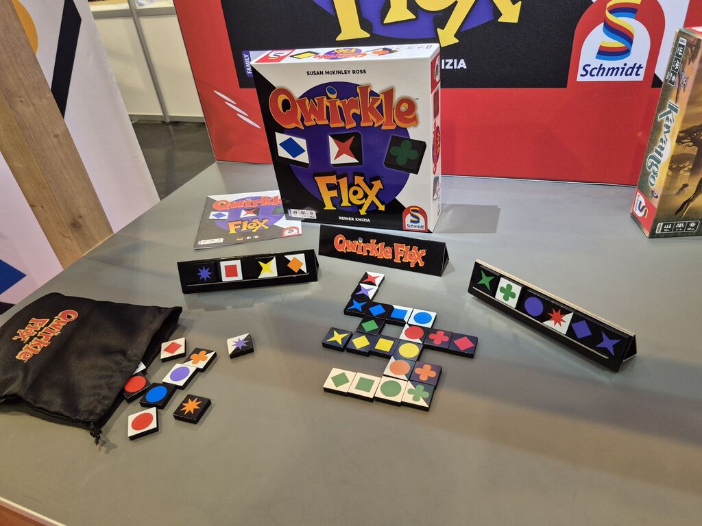 Spielmaterial von "Qwirkle Flex".