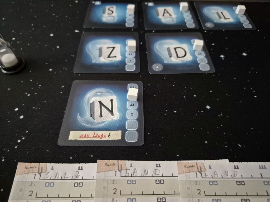 Spielmaterial von "Spukstaben".
