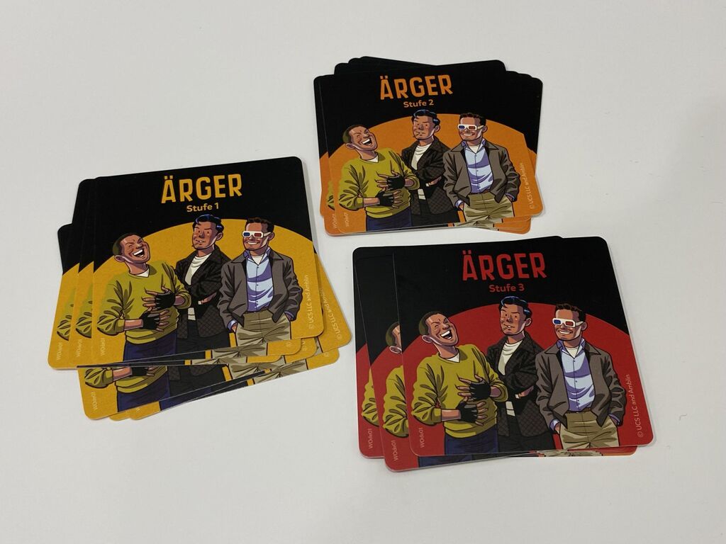 Drei Stapel Karten aus "Back to the Future – Zurück in die Zukunft".