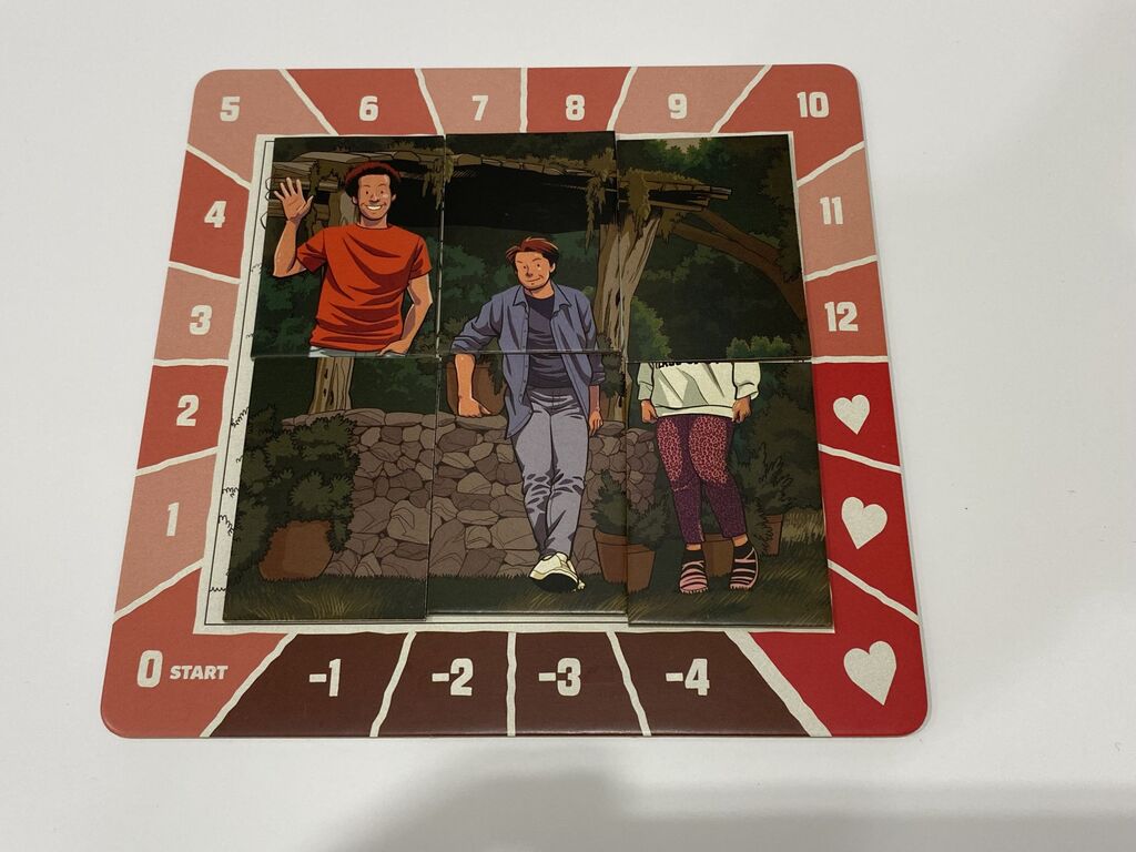 Jetzt fehlen Teile des Fotos, weil Plättchen umgedreht sind.