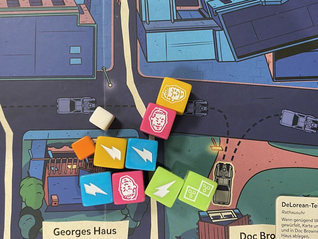 Würfel auf dem Spielplan von "Back to the Future – Zurück in die Zukunft".