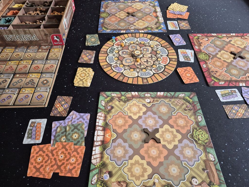 Das Spielmaterial von "Intarsia".