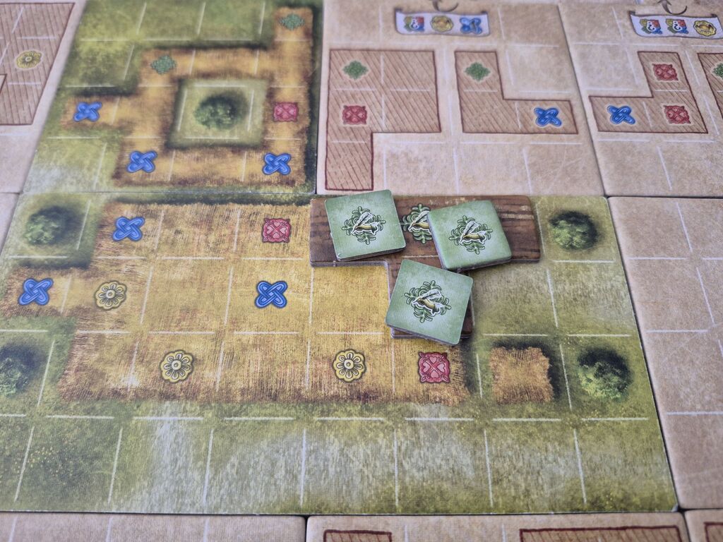 Spielmaterial in veränderter Anordnung.