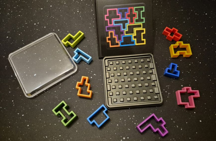 Das Spielmaterial von "IQ Square".