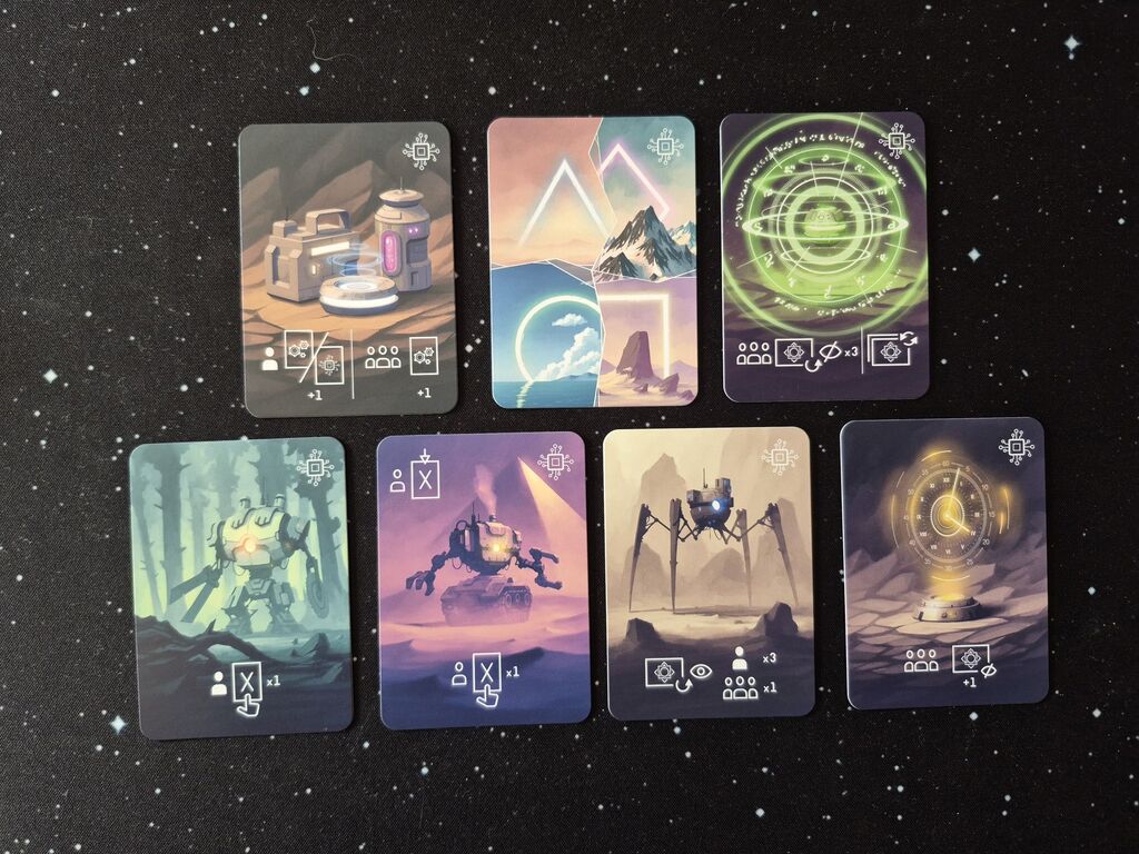 Karten aus "Eternitium" mit Illustration und Symbolen.