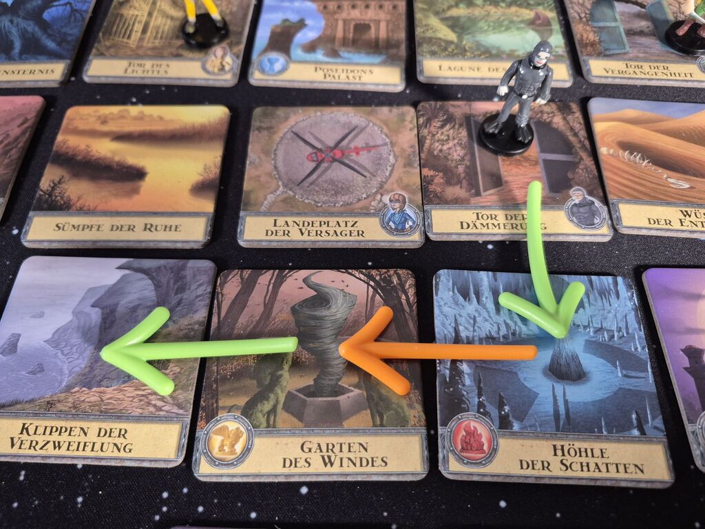 Eine Spielfigur im Taucheranzug auf dem Spielplan von "Forbidden Island".