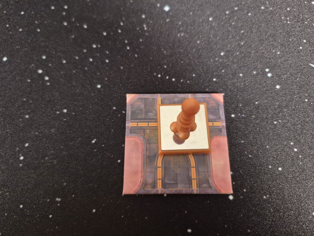 Bauteil auf Plättchen.