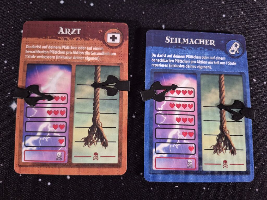 Zwei Karten mit Markern, Symbolen und Text.