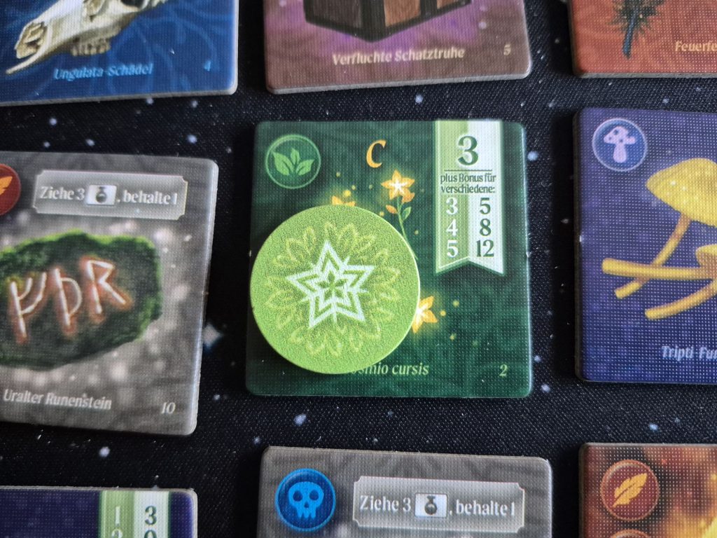 Marker auf einem Plättchen.