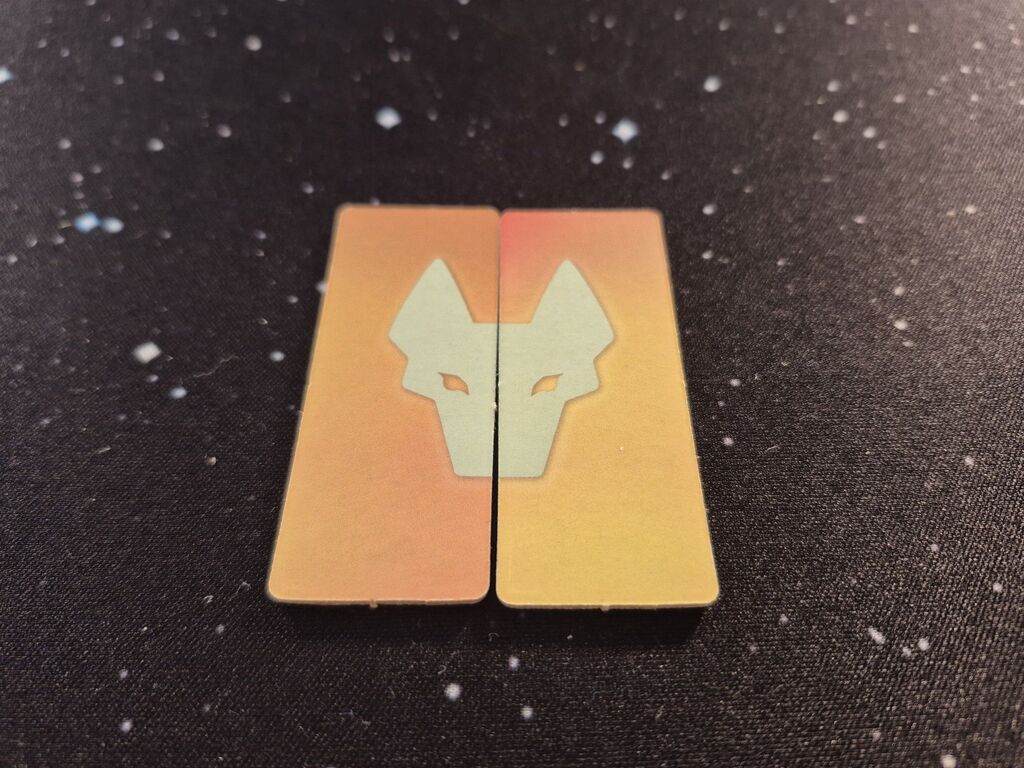 Zwei Plättchen, beide verdeckt.