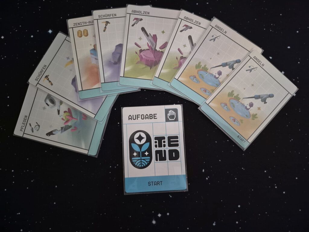 Karten mit Symbolen und Illustration.