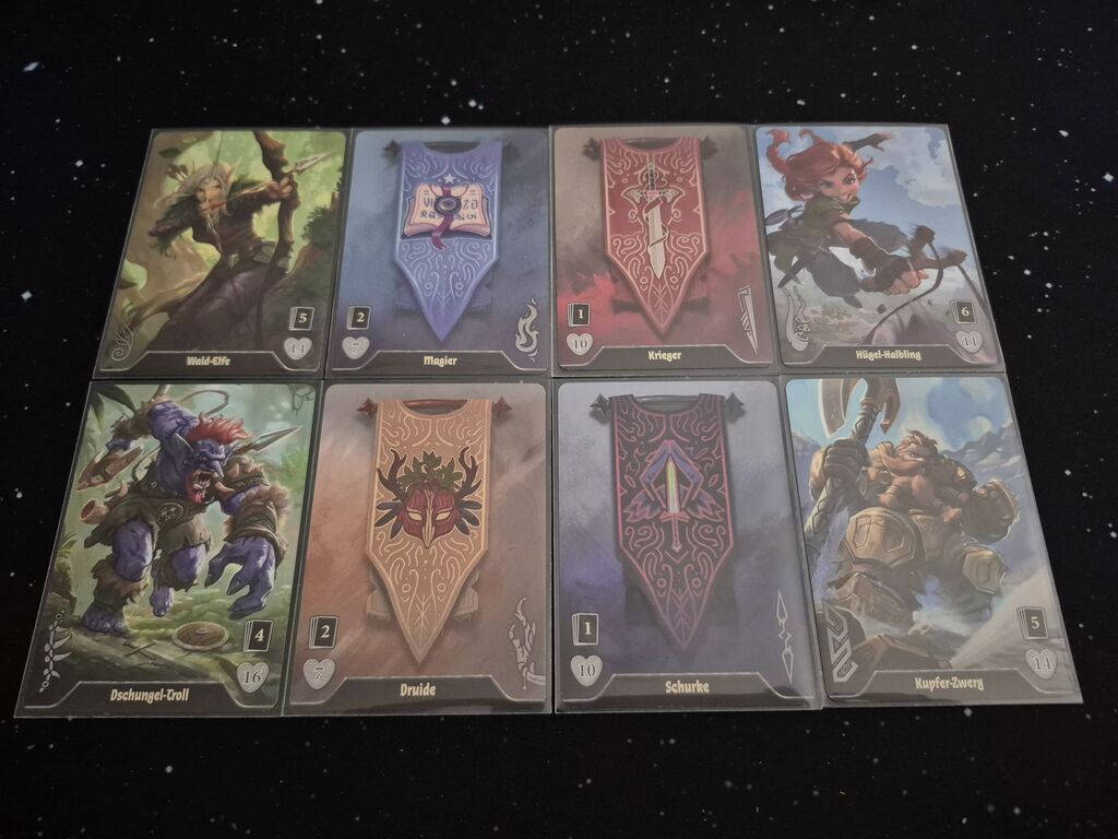 Acht Karten mit Text und Illustration.