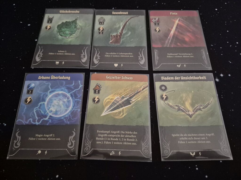 Karten mit Text, Symbolen, Illustration.