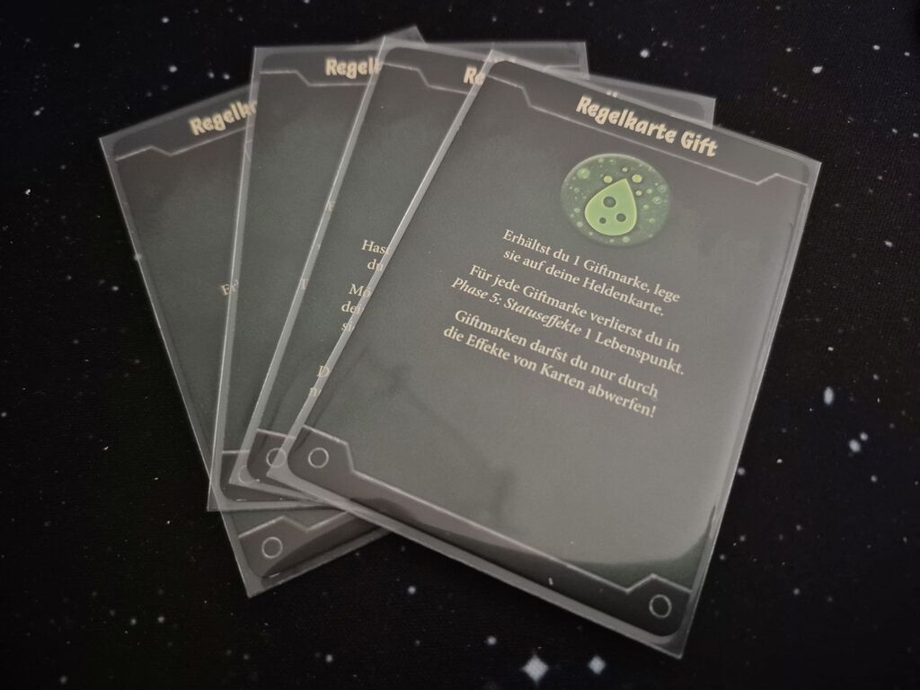 Karten mit Text und Symbol.