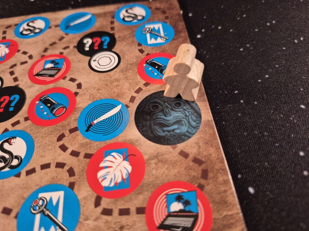 Spielfigur auf Spielplan.