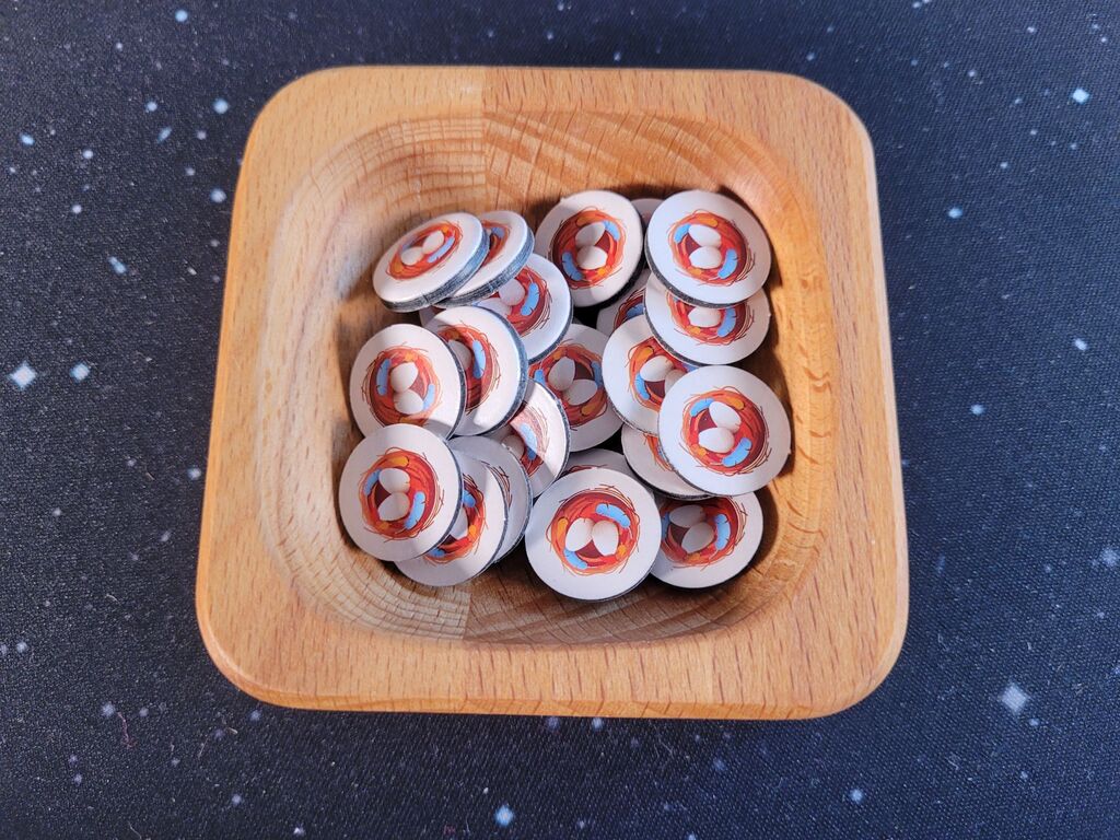 Holzschale mit Markern.