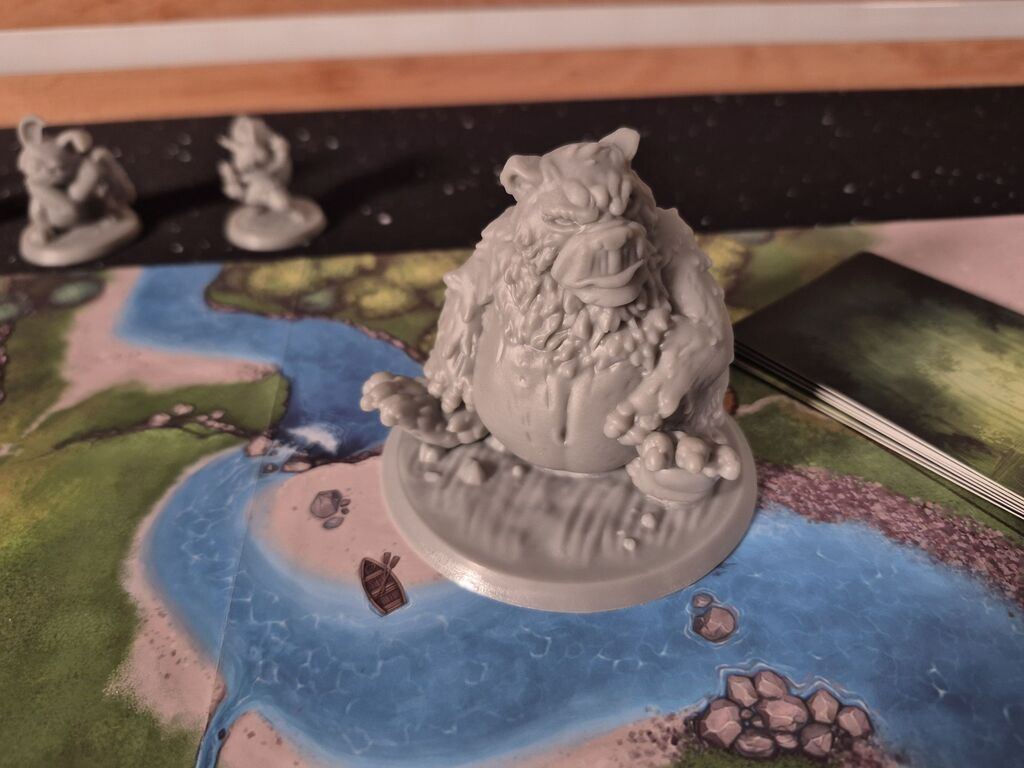 Große Bärenspielfigur.