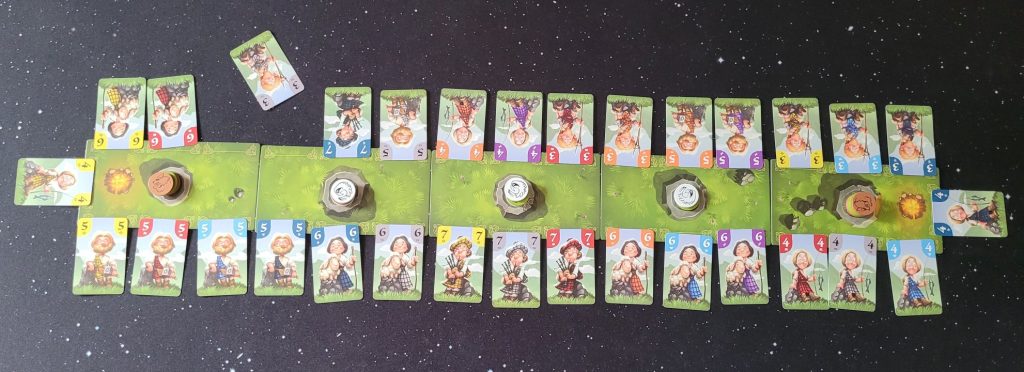 Karten rund um den Spielplan von "Clans and Glory".