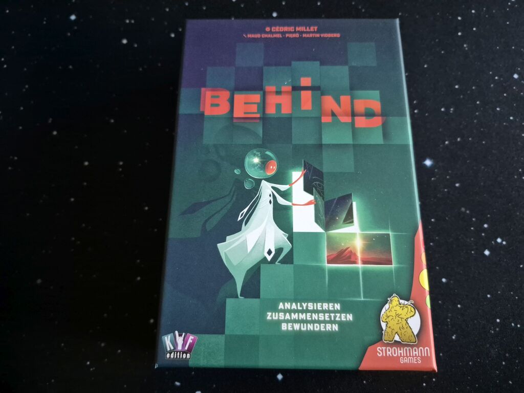 Das Cover von "Behind".