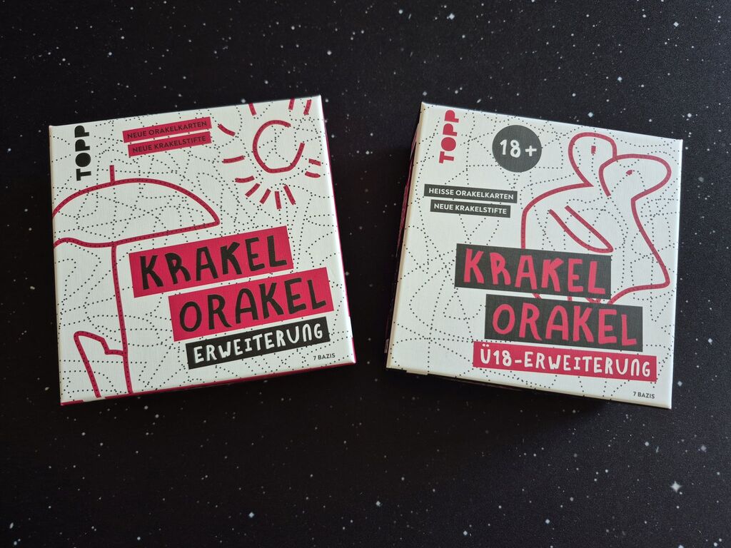 Die Cover der beiden "Krakel Orakel - Erweiterungen".