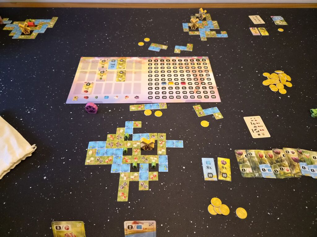 Spielmaterial, später im Spiel.
