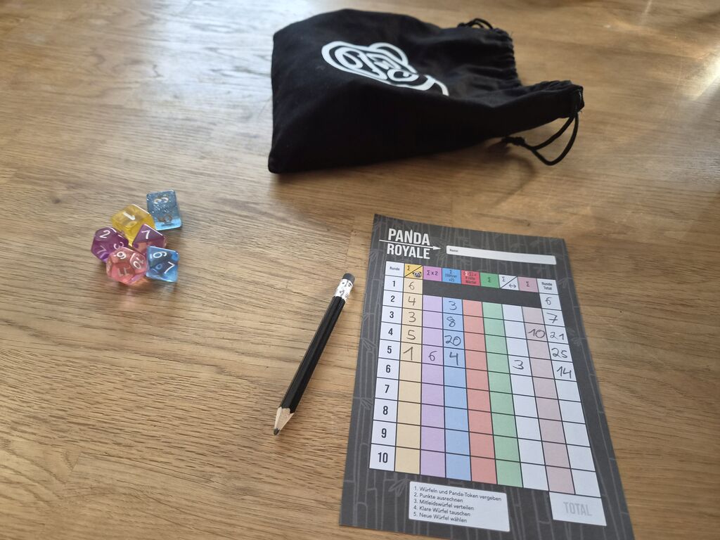 Beutel, Würfel, Bleistift, Blatt von Spielblock.