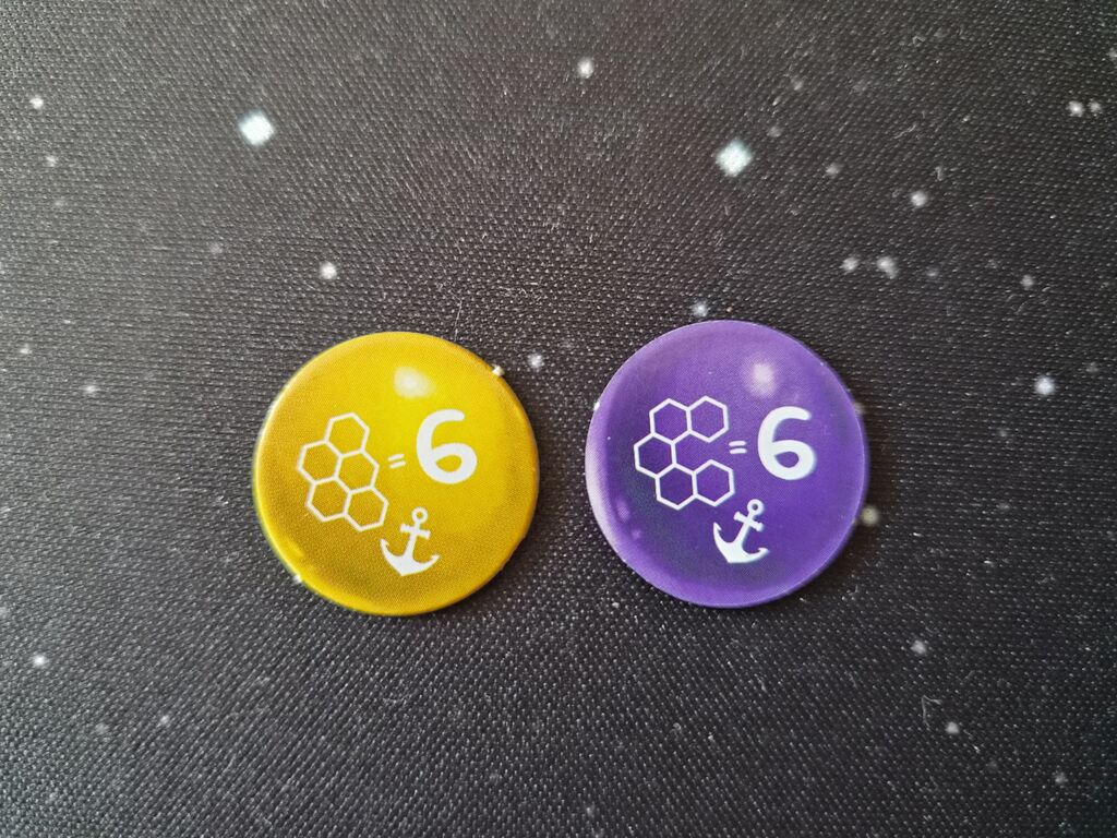 Zwei runde Marker.