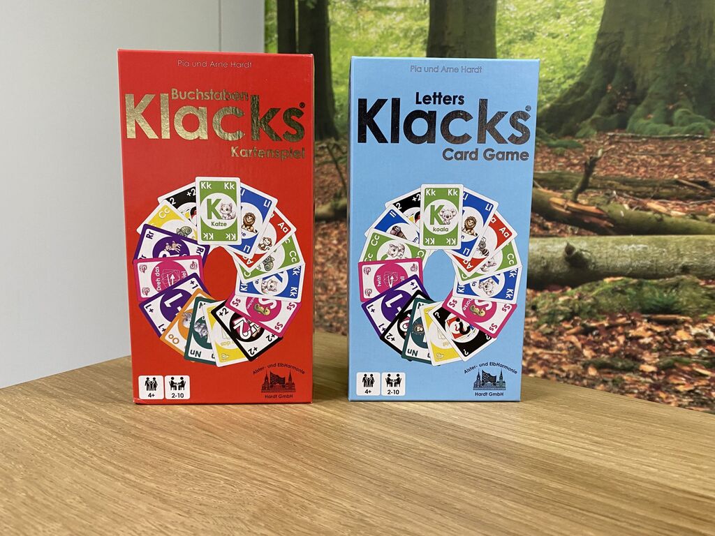 Die Cover von "Buchstaben Klacks" und "Letter Klacks".