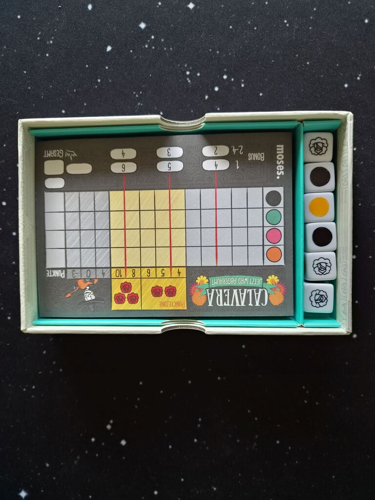 Spielmaterial in Schachtel.