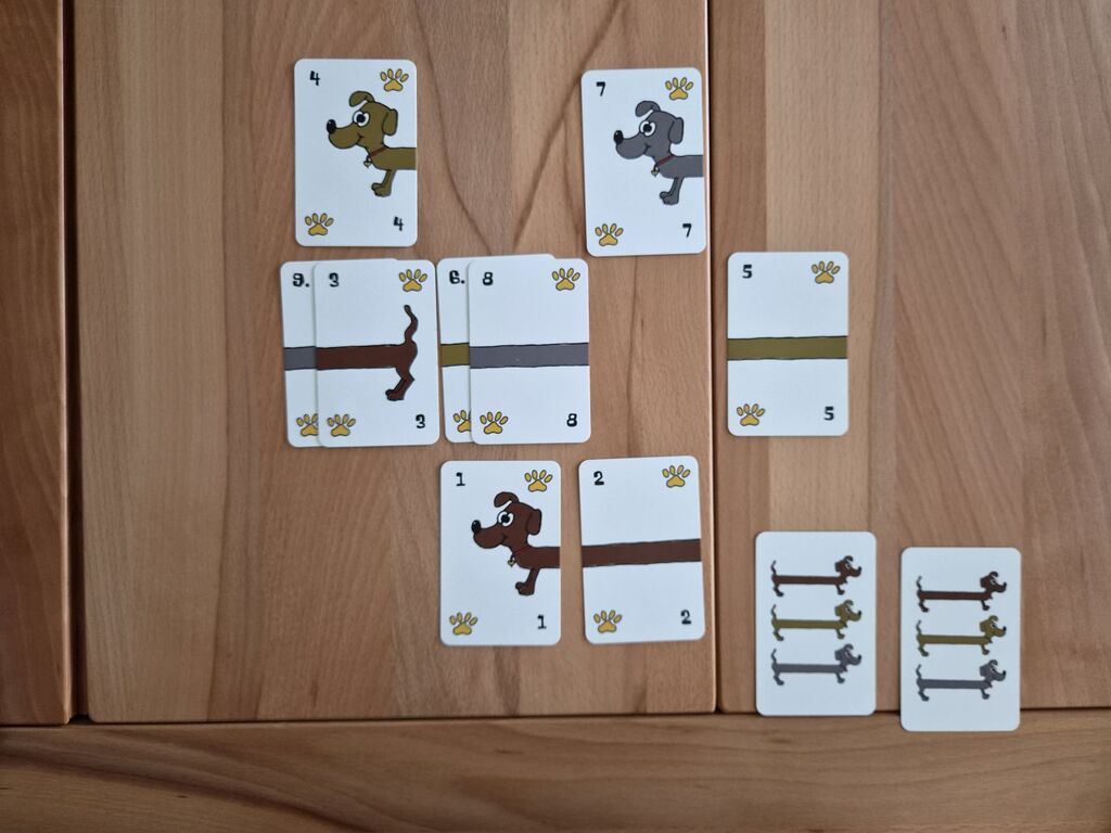 Karten in anderer Anordnung.
