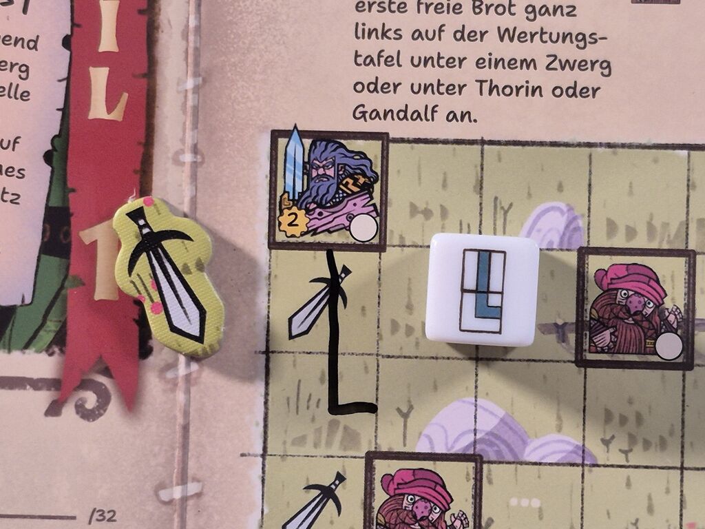 Spielplanausschnitt mit Würfel und Marker.