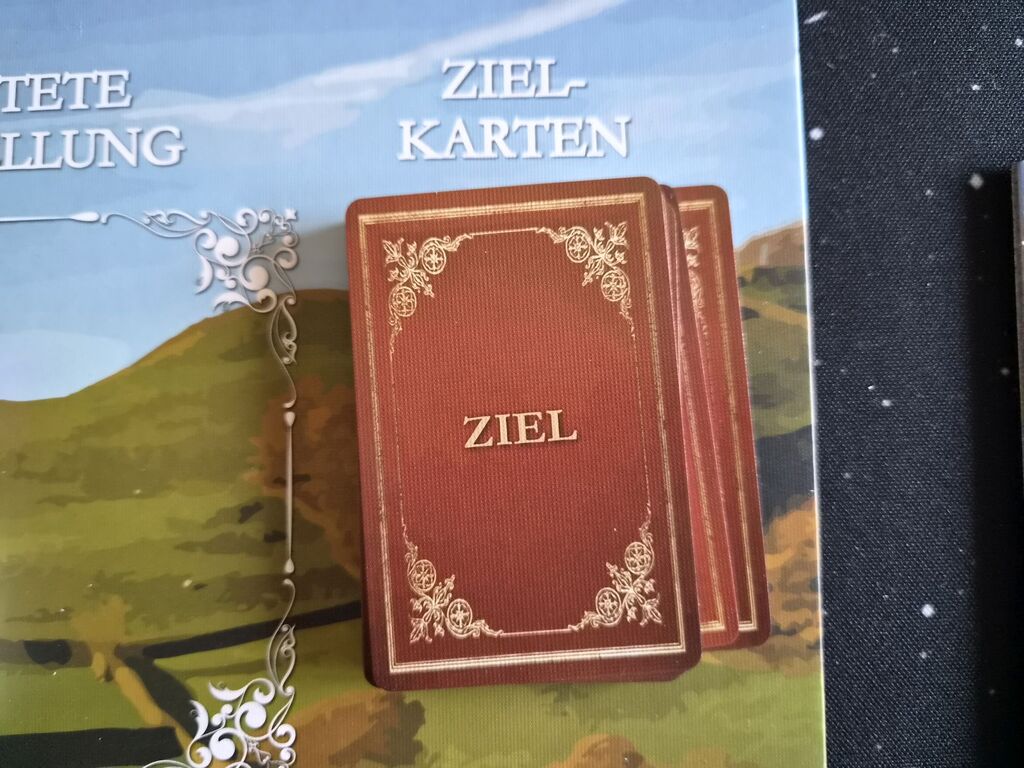 Stapel von Karten mit "Ziel" auf der Rückseite.
