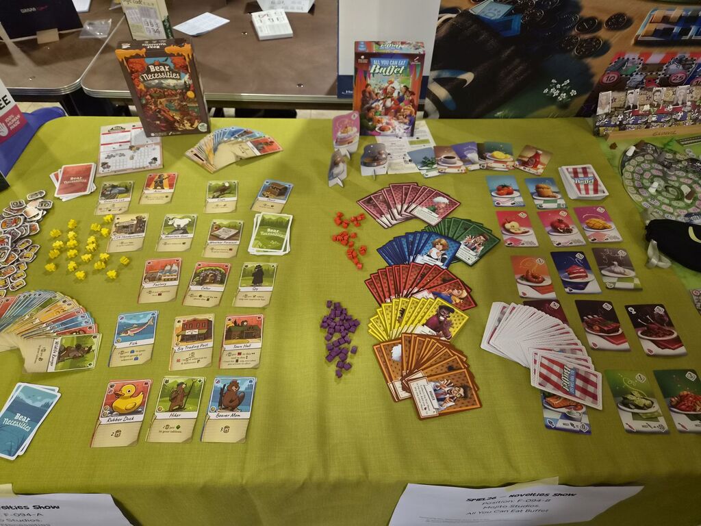 Spielmaterial bei der Neuheitenschau.