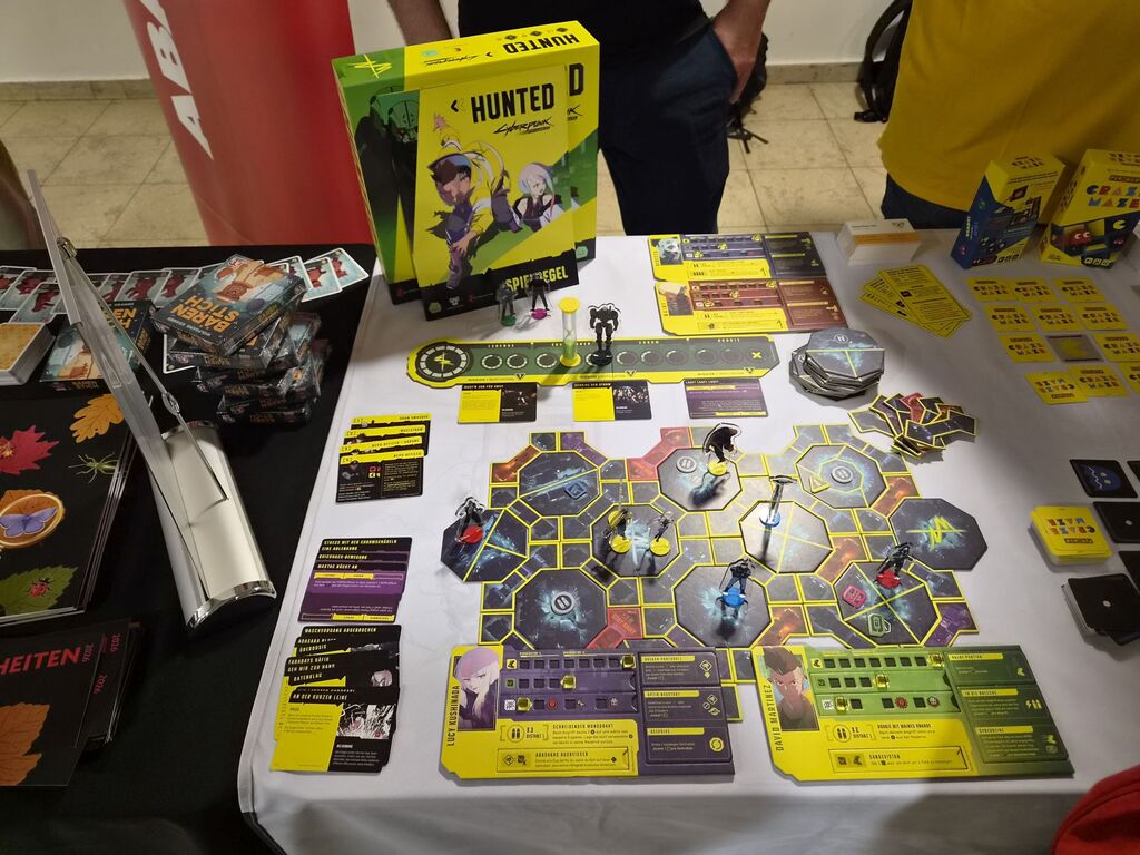 Spielmaterial bei der Neuheitenschau bei der SPIEL 2026.