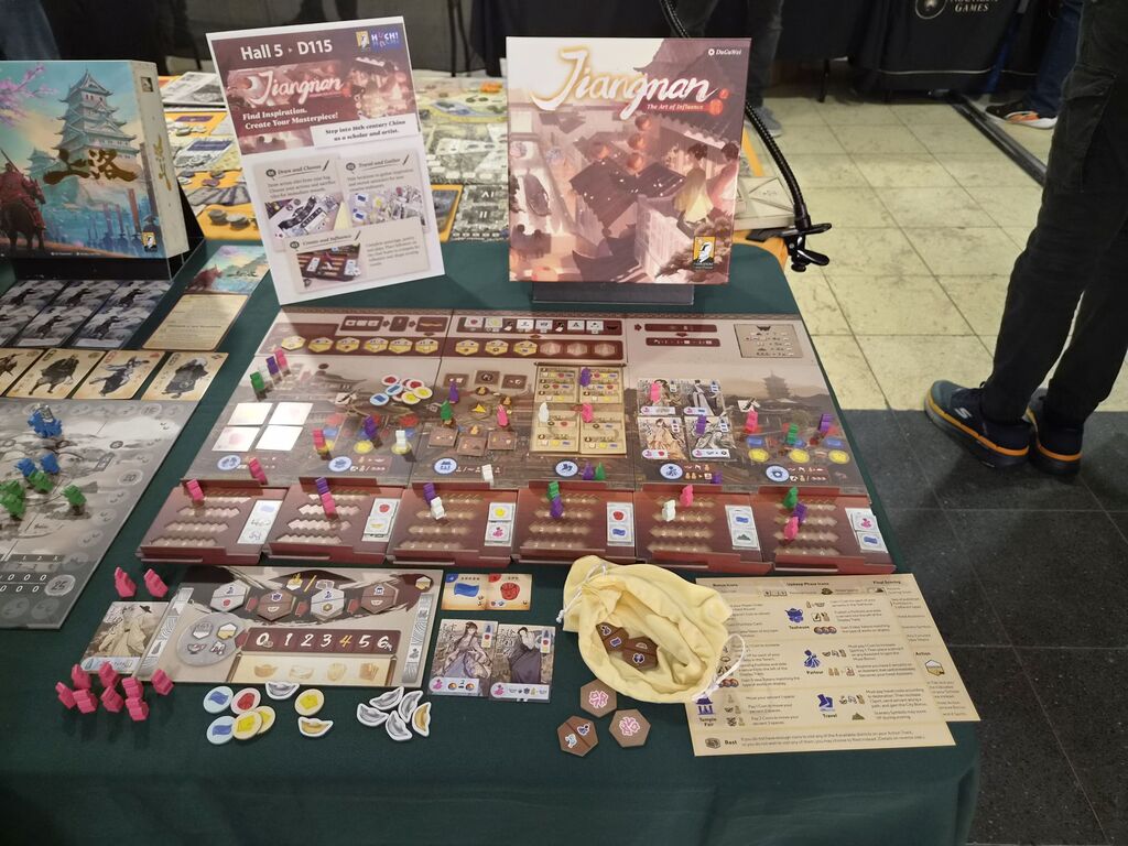 Spielmaterial bei der Neuheitenschau.