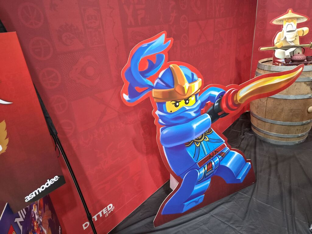 Große Lego-Comic-Figur bei der SPIEL 2026.