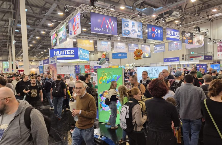 Messehalle.