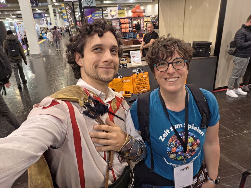 Mann und Frau bei SPIEL 2026.