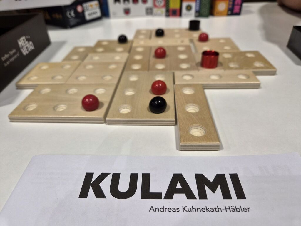 Spielmaterial von "Kulami".